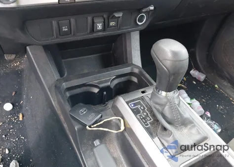 2023 Toyota Tacoma Sr5 V6 z USA, uszkodzony, nr VIN 3TMAZ5CN2PM213554